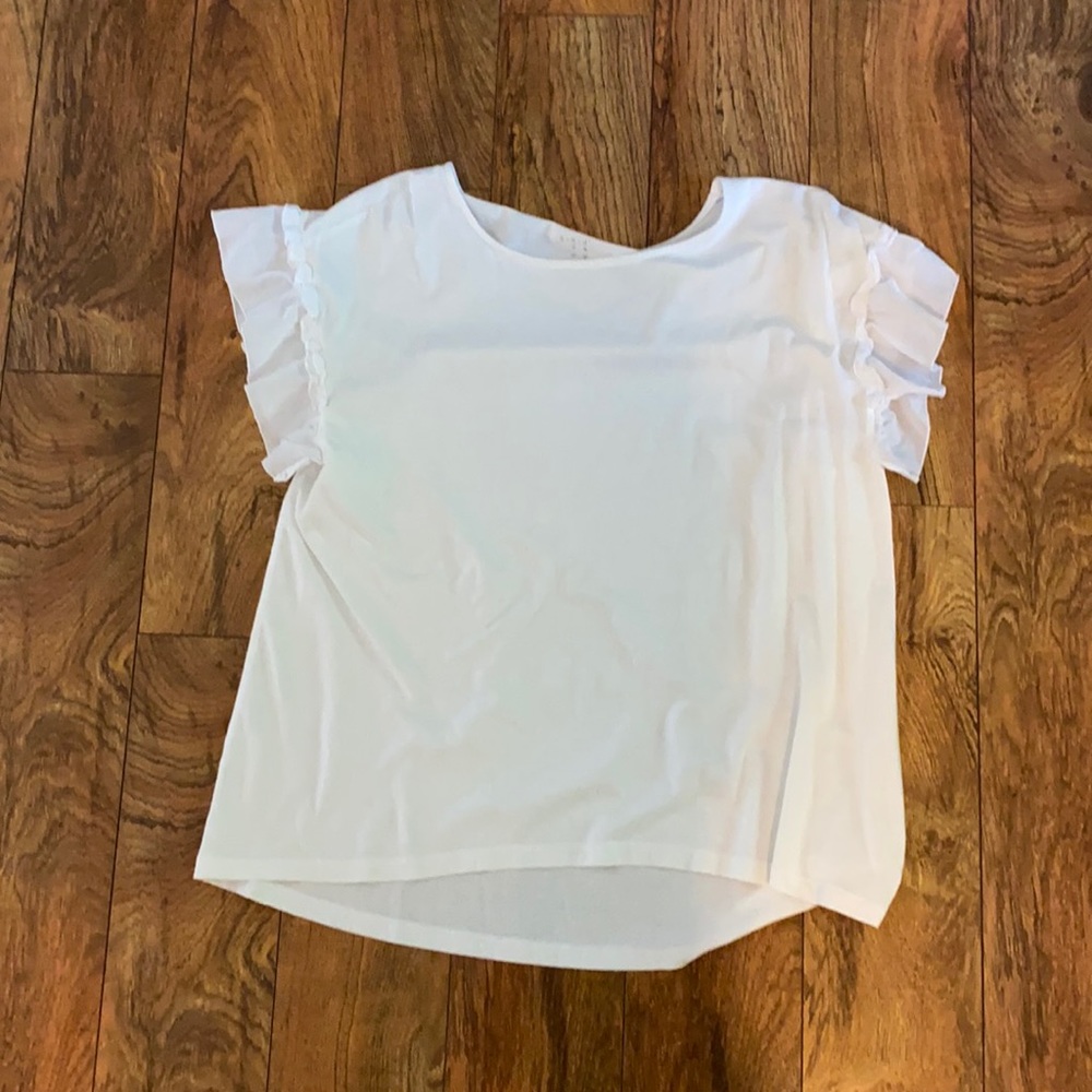 White top with butterfly sleeves